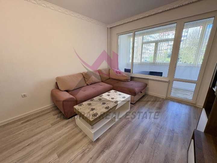 Дава се под наем Двустаен апартамент в Варна, Лятно кино Тракия - 75 кв.м за 508.47 € - Снимка #2