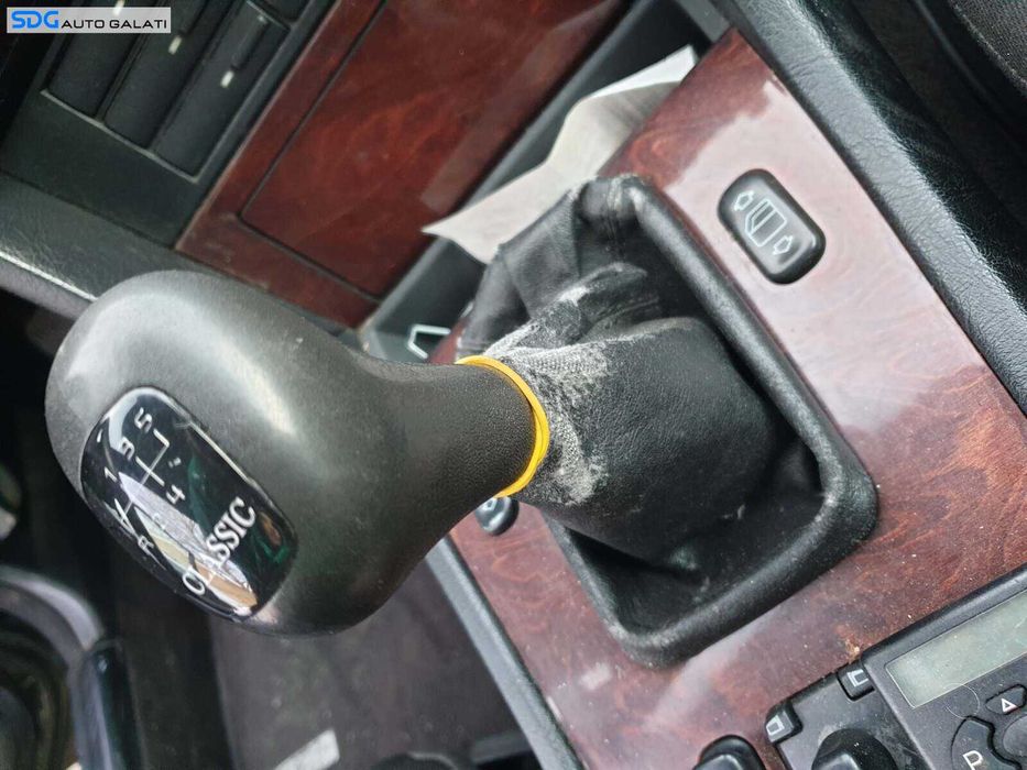 Nuca cu Manson in 5 Trepte de la Schimbator Trepte Viteze Mercedes Clasa C Class W202 1992 - 2000 (uzura la manson) [Q1459]