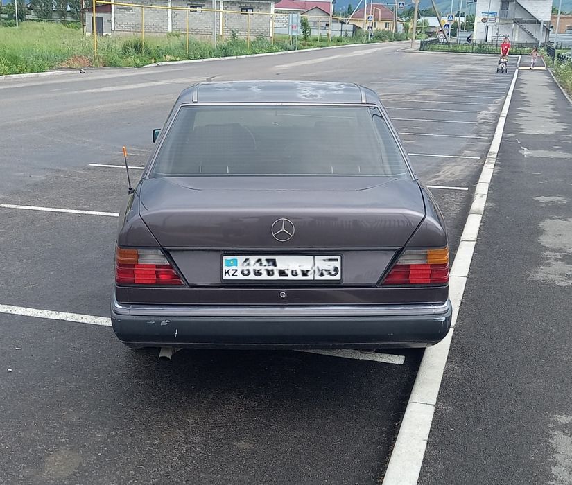 Mersedes-Benz E 220