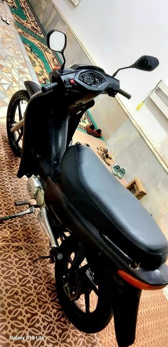 Tricycle motors satiladi baxasi kelsli