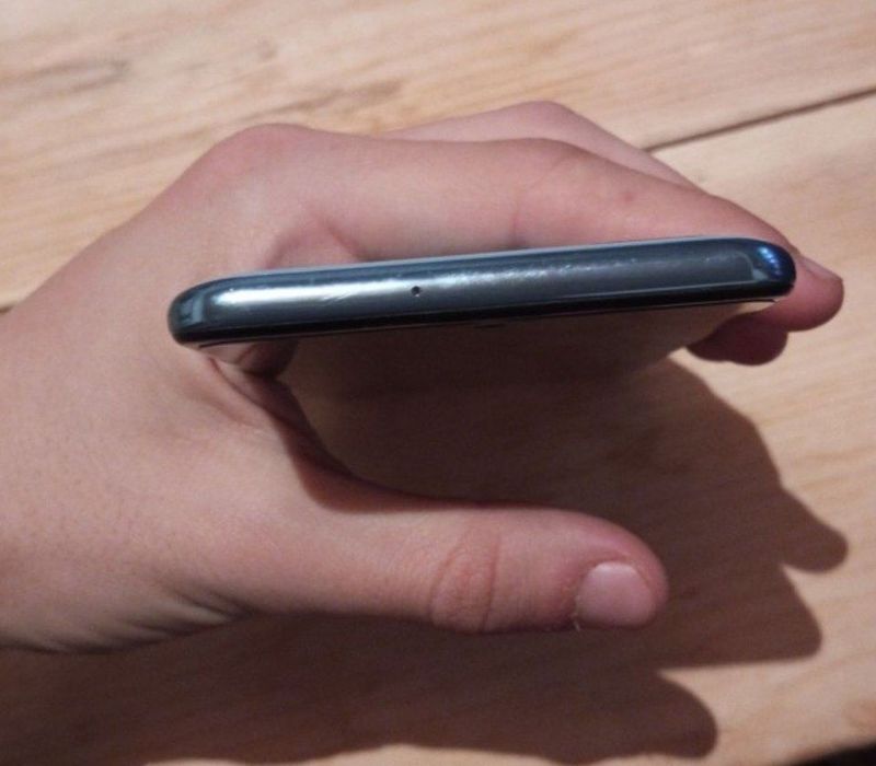 Samsung A51 xotira 4/64