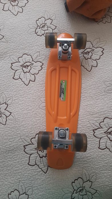 Продам скейтборт почти новый
