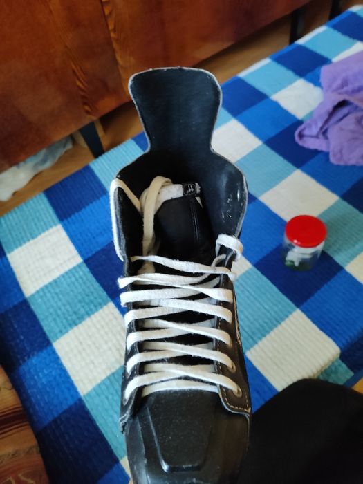 СРОЧНО продам коньки