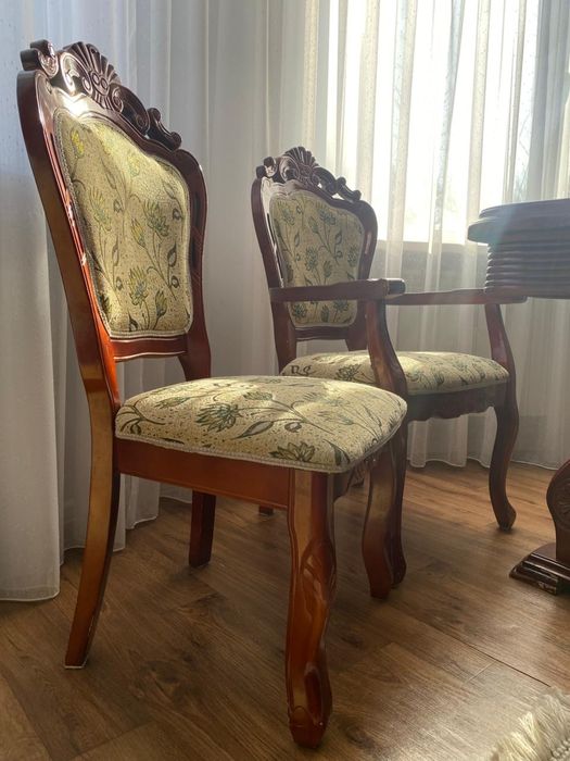 Продам стол, с стульями