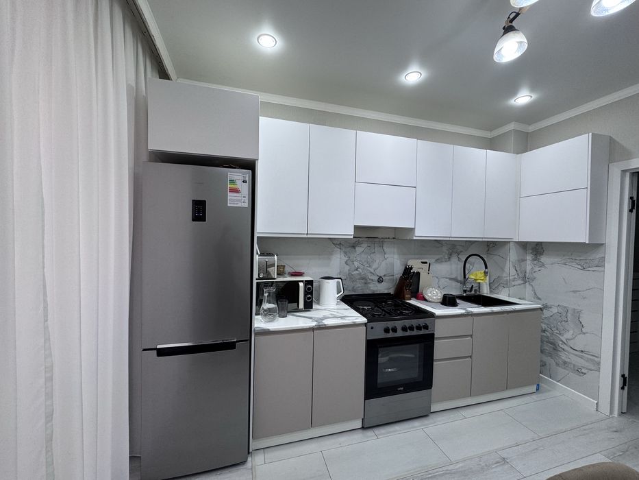 Продам кухонный гарнитур в хорошем состоянии