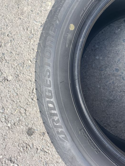 Продам резину 215/55/17