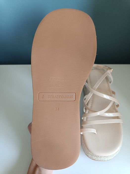 Нови летни сандали на платформа Stradivarius (с етикет)