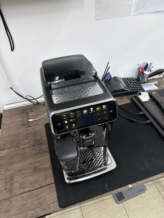 PHILIPS 5400 SERIES FULLY automatic coffee machine •Matei Amanet Margeanului•1877