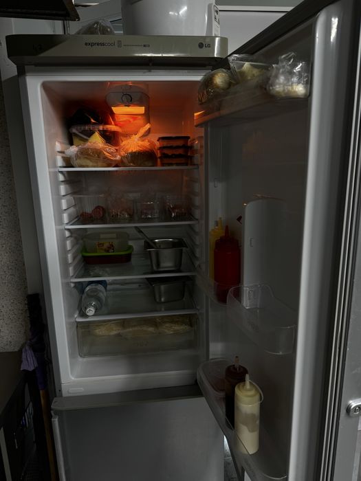 Продам холодильник