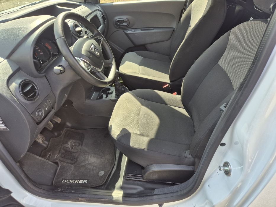 Vând Dacia Dokker