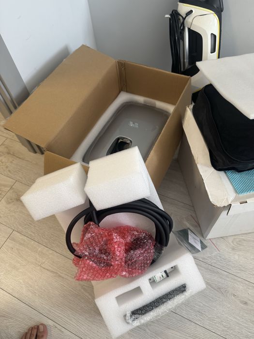 Продам зарядное устройство на Lixiang Li7