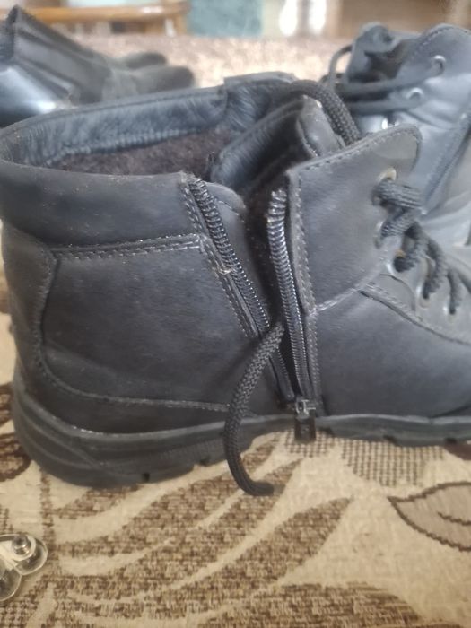 Продам зимние ботинки
