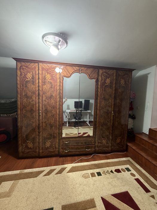 Продам спальный гарнитур со шкафом.