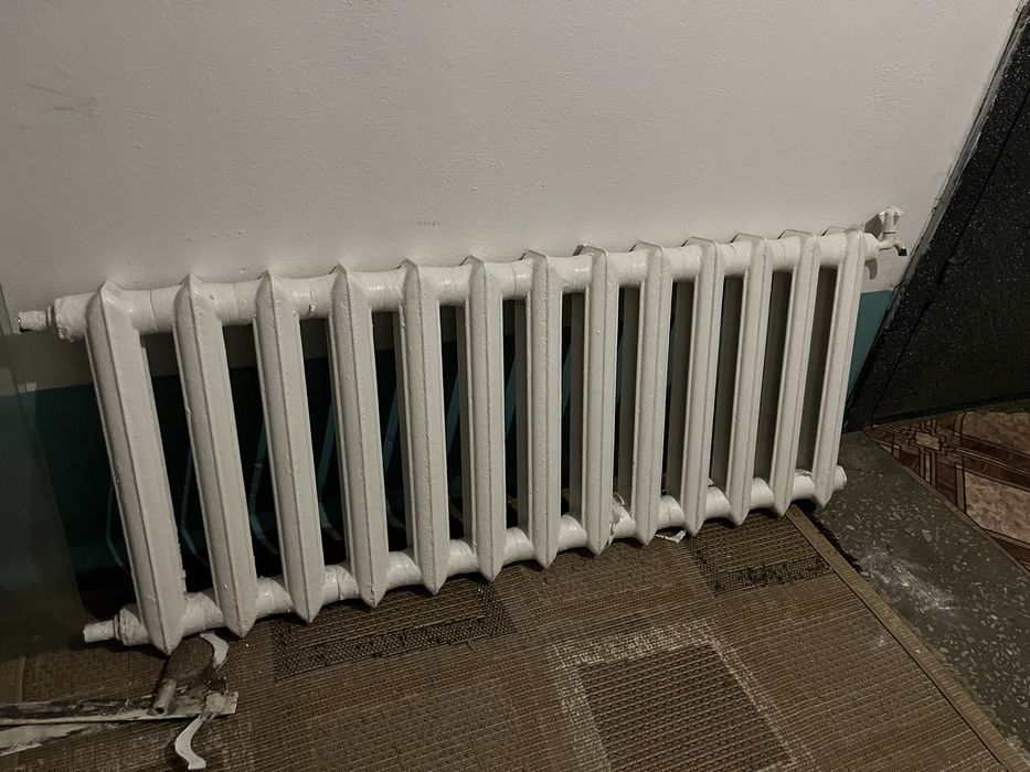 Срочно продам чугунную батарею