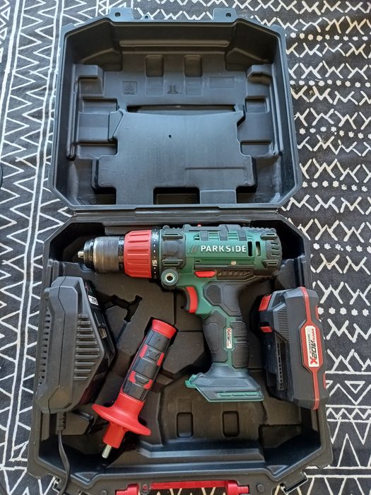 Bormasina Parkside cu PERCUTIE 20V