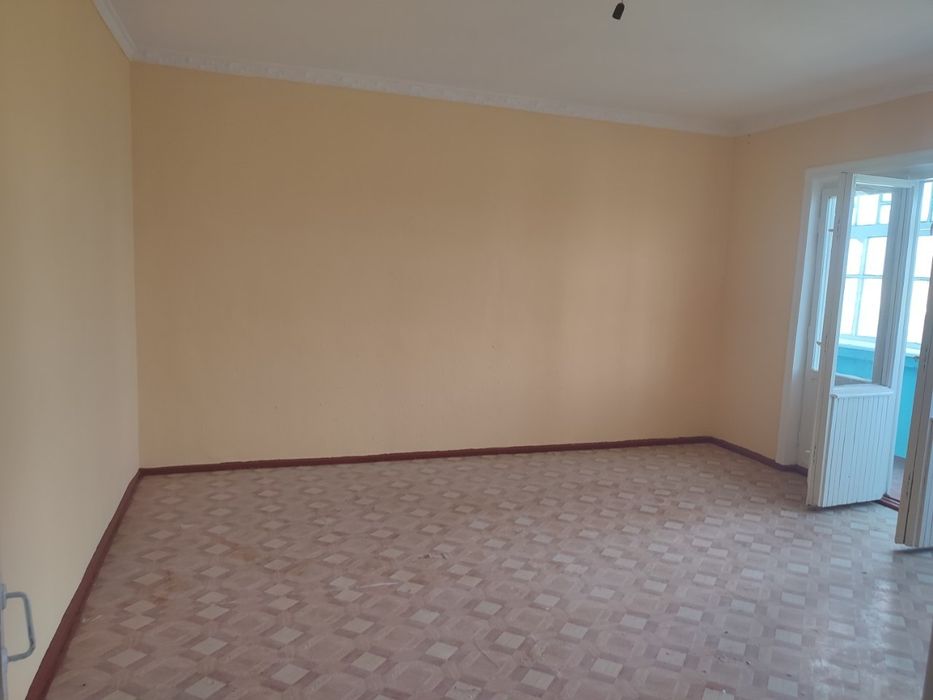 Praspekt ko'cha turon bankni yonida 9 etajkali dom 3 etajda remonti or