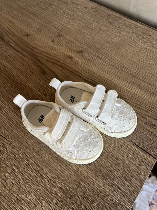 Детски маратонки  H&M и сандали