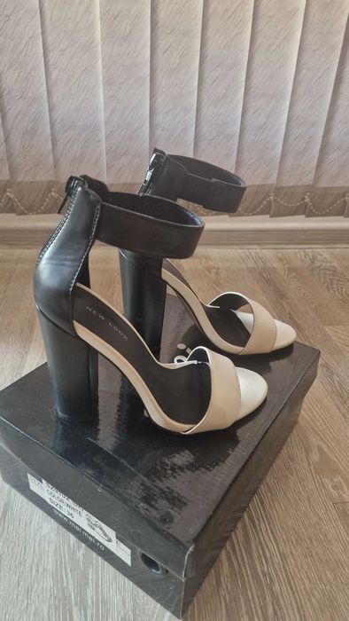 Сандали  New Look