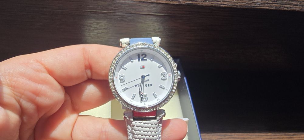 Дамски часовник Tommy Hilfiger