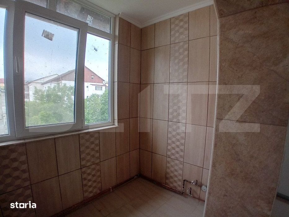 Apartament renovat cu 2 camere decomandate si garaj in Dumbrava Nord Z