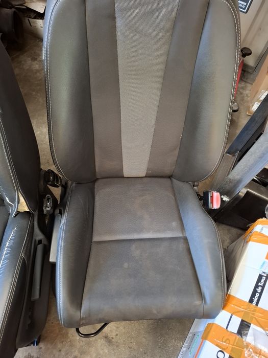 Scaune Megane 3 semipiele bose edition