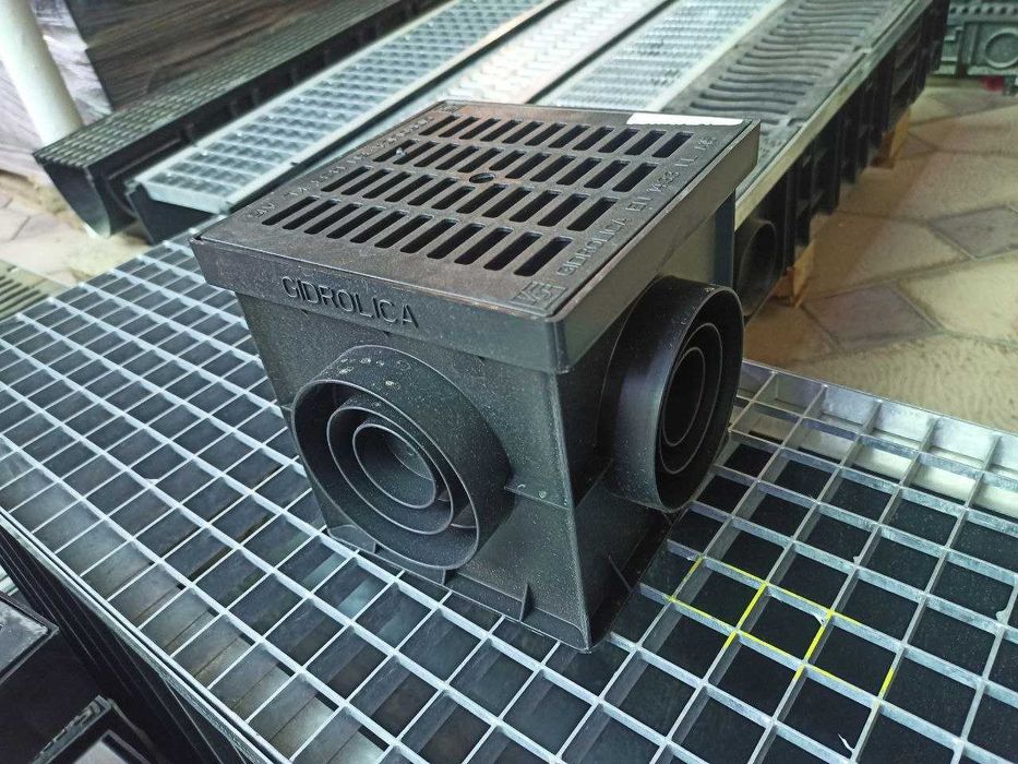 Комплект дождеприёмника Gidrolica Point 20x20, новый