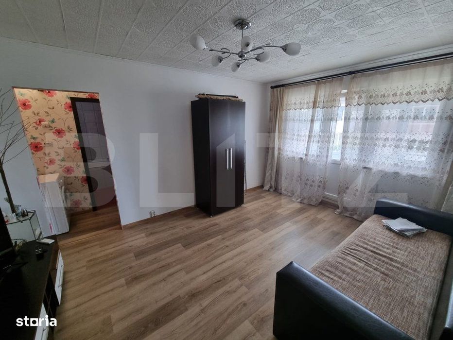 Apartament de vanzare, cu 2 camere semidecomandat, 38 mp, zona Craiovi