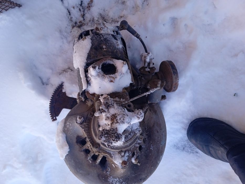 Двиготель бензиновый