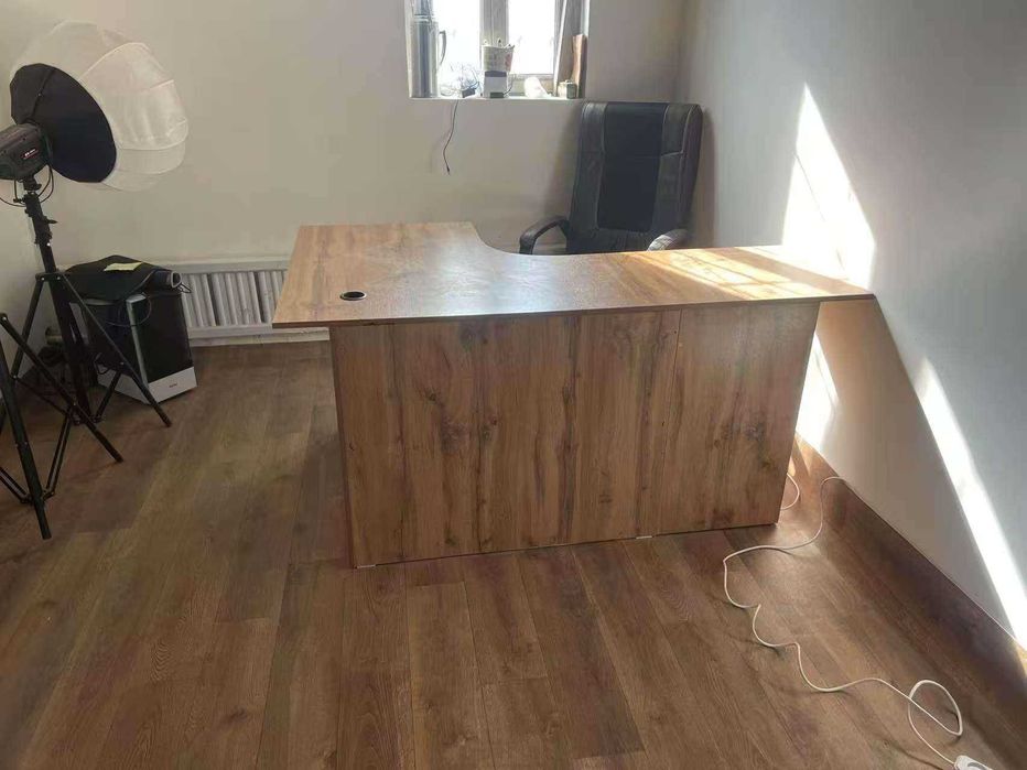 Кеңсе үстелі, жап-жаңа