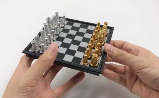 Мини магнитна шахматна дъска 12,7 см – сгъваем портативен комплект