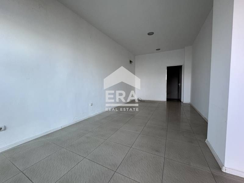 Търговски обект под наем от ЕРА Дръстър на бул. Македония - гр. Силист