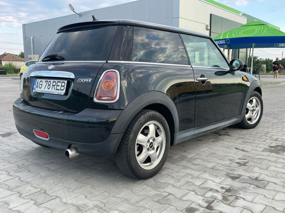Mini Cooper 1.6 Benzina An Fabricație:2009   Proprietar