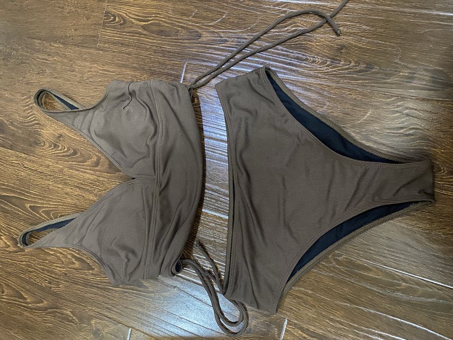 Трендовый купальник в рубчик в цвете «Горький шоколад»