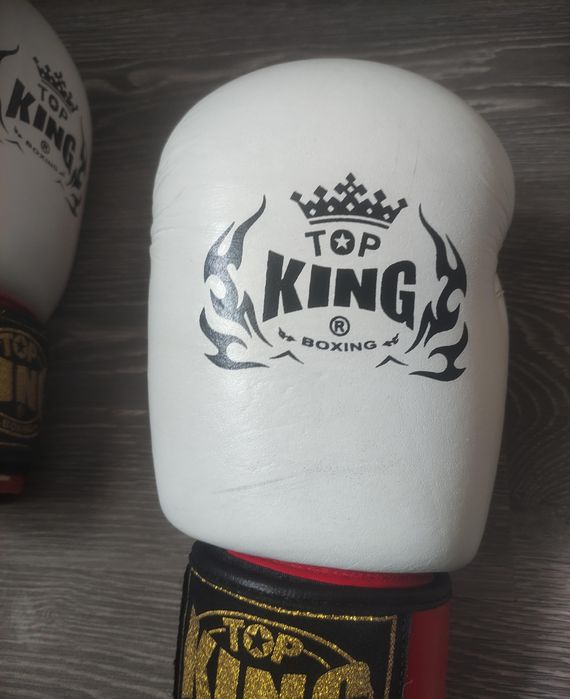 Перчатки боксерские.