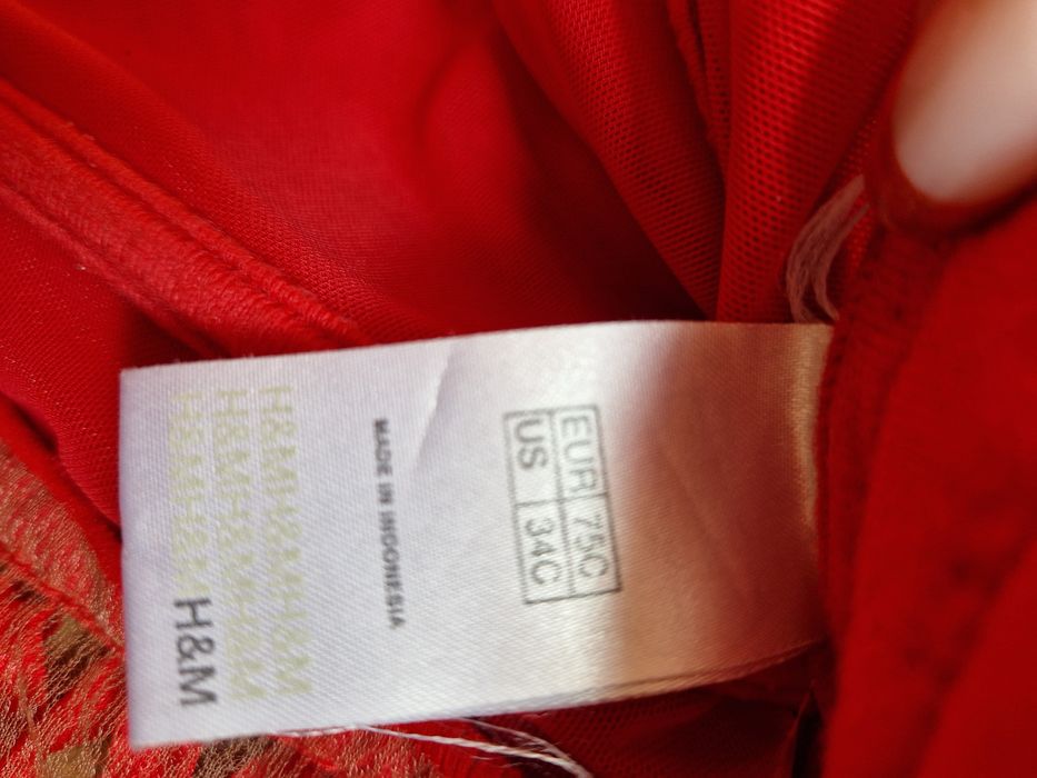 Doua corsete H&M, ambele la doar 45 lei