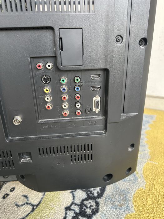 Телевизор LG диагональ 120см