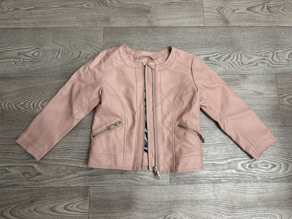 Продам куртку на девочку