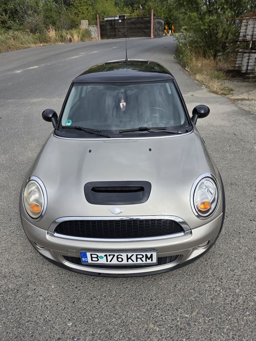 Vând Mini Cooper