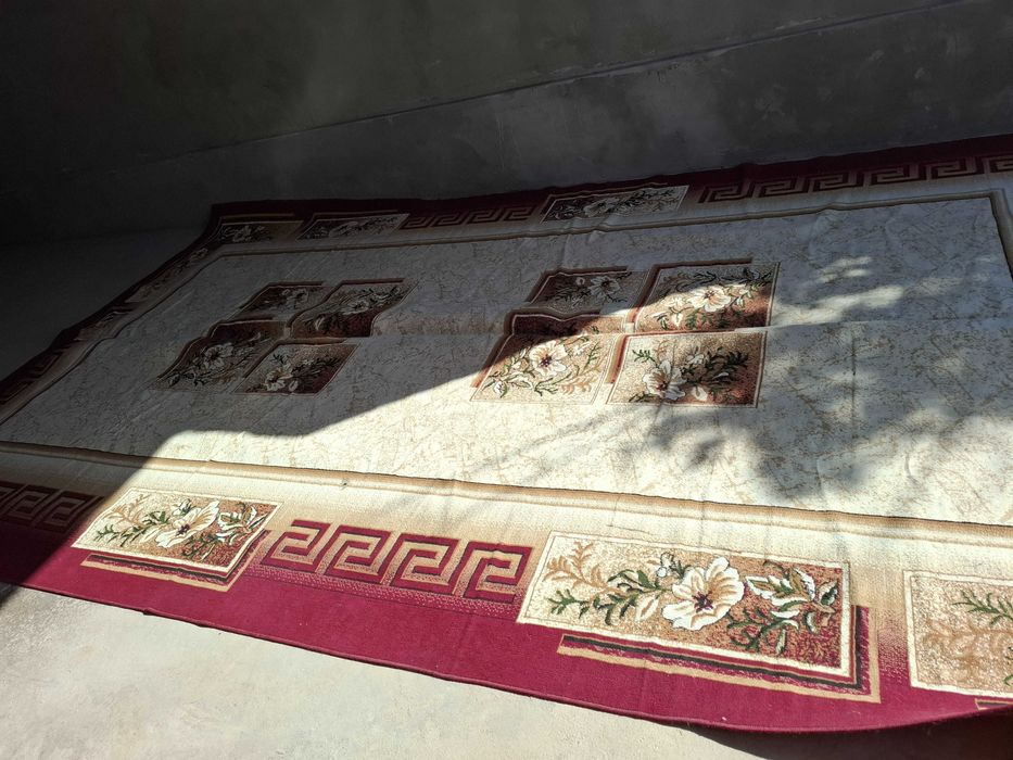 Продаётся бу большой ковёр