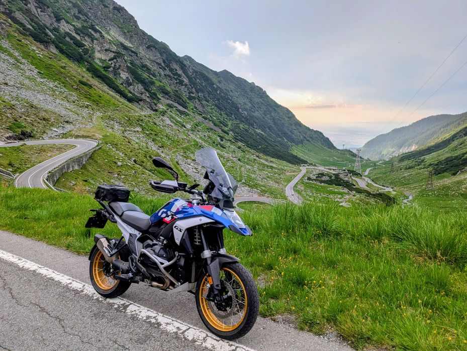 Parbriz touring Givi D5144S pentru BMW R 1300 GS / GSA - ca nou, montat 2 săptămâni