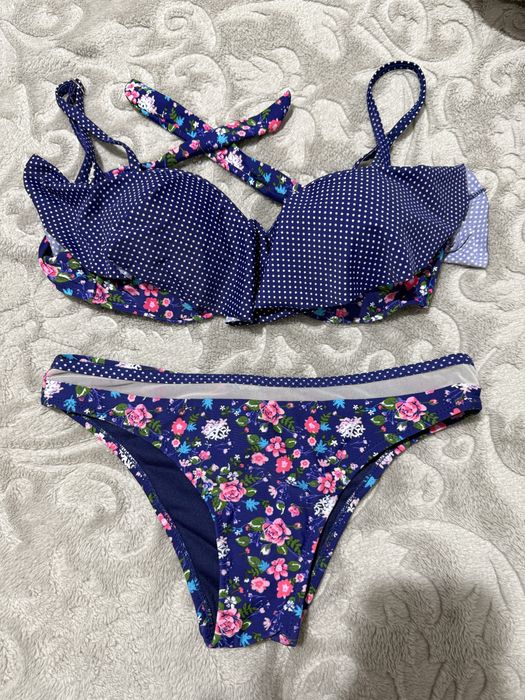 Два комплекта дамски бански - син и розов цвят