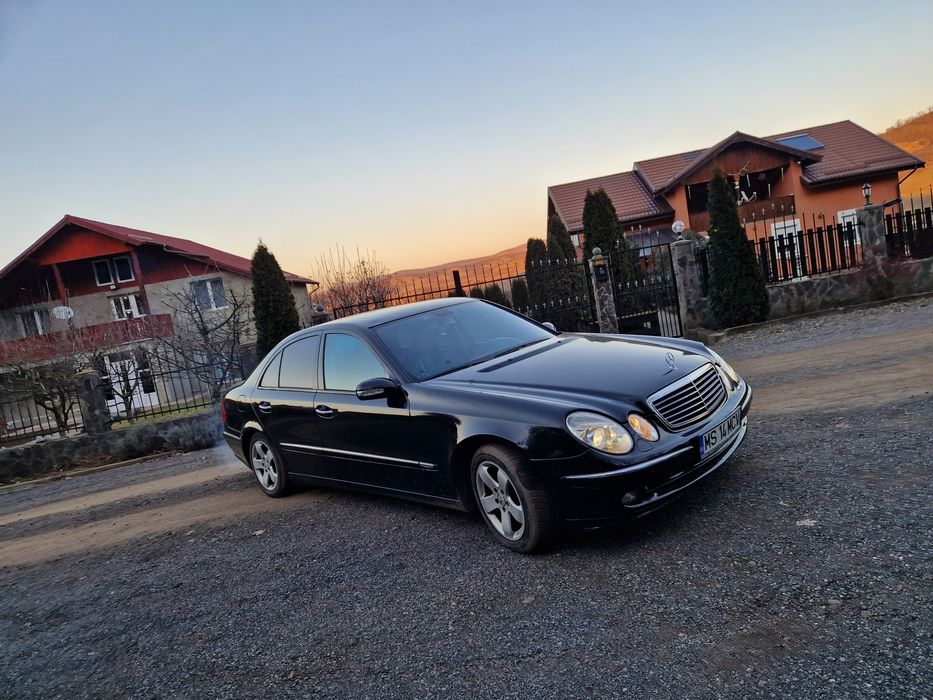 Vând Mercedes Benz E class 220e