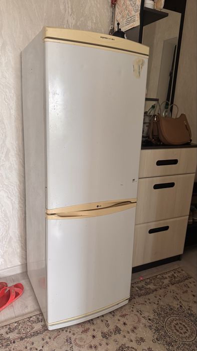 Продам холодильник