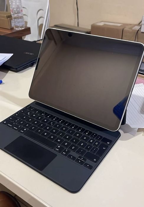 Ideal Ipad Pro 11 M2 256GB wi+MagicKeyboard+MagicMause+Pencil 2nd G