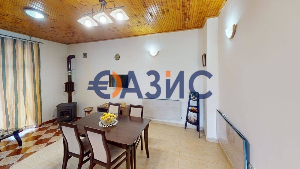 Двуетажна къща с 3 спални в село Порой, България, 132 кв. м, 85 000