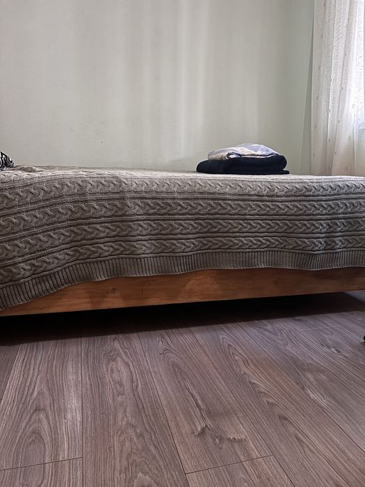 Mobilier cameră – pat din lemn cu saltea + dulap + canapea | Iași