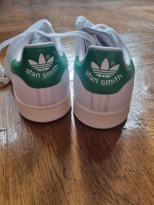 Adidasi piele naturala , albi cu verde.