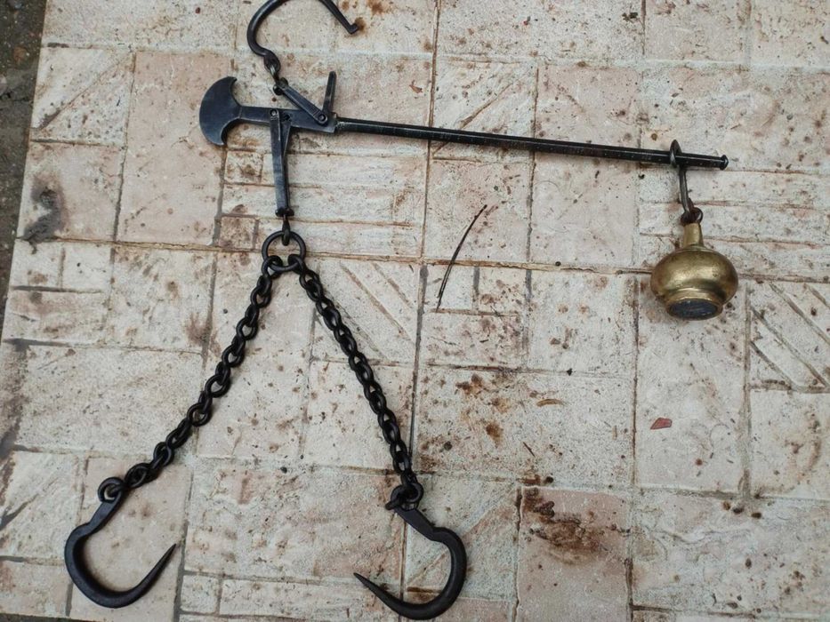 Стар кантар с топуз