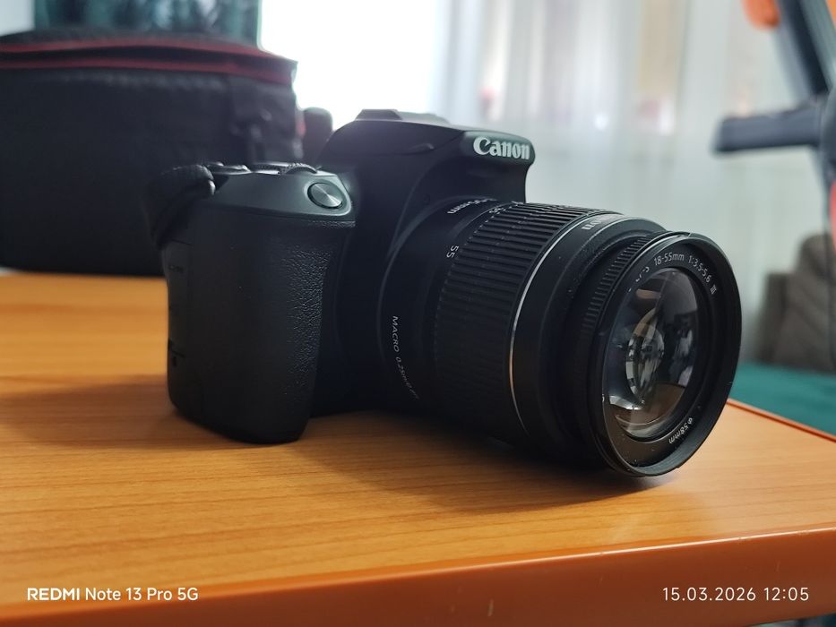 Canon Eos 250d + Blitz MK 950II + 2Carduri 64 gb