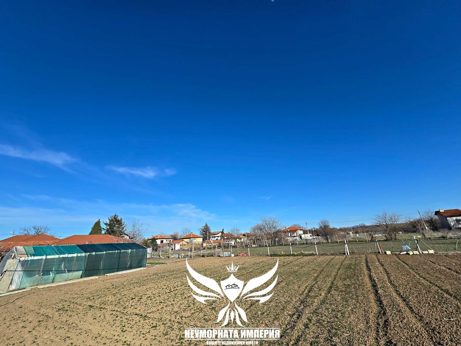 Продавам парцел 1000кв.м. статут УПИ в село Избеглии